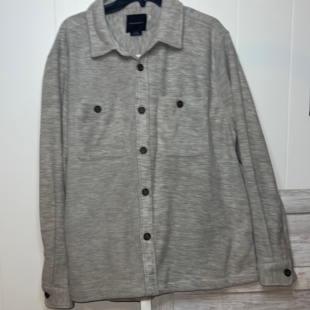 Men’s fleece jacket.